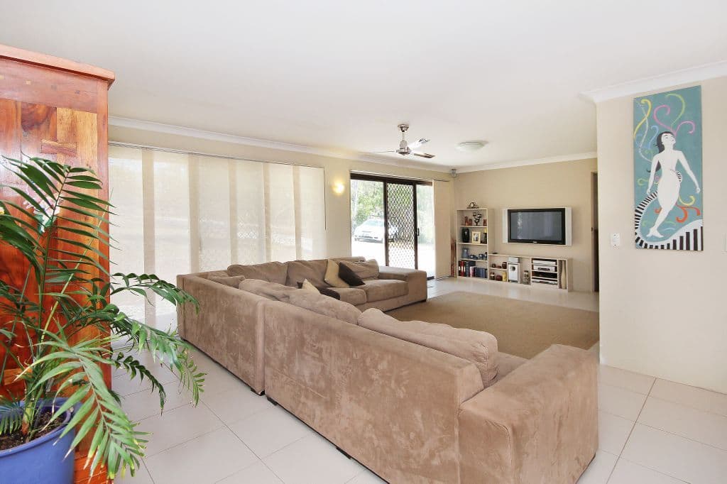 15 Narrabundah Street, MUDGEERABA QLD 4213, Mudgeeraba - Thumbnail 6