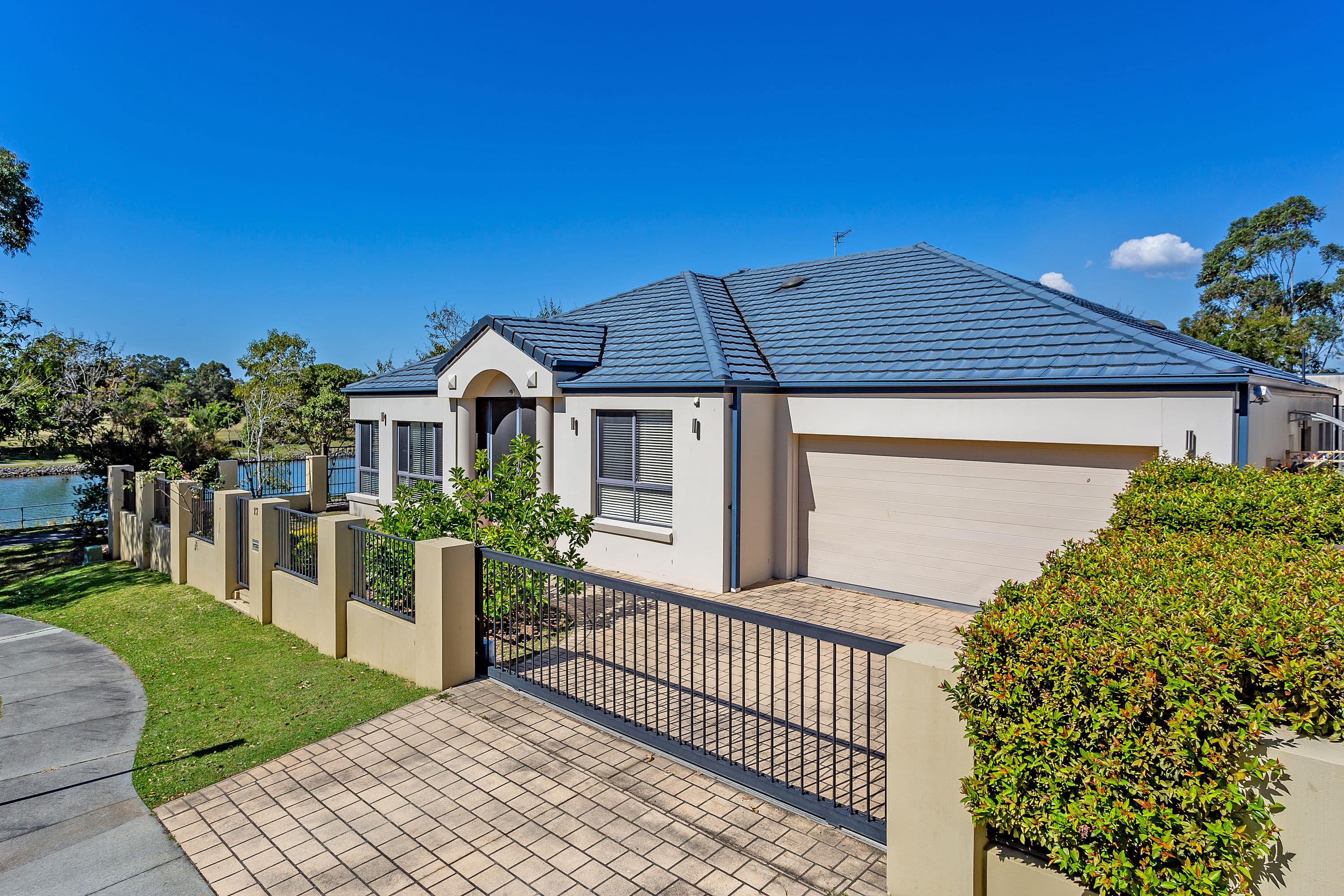 17 Avellino Drive, Varsity Lakes QLD 4227, Varsity Lakes - Thumbnail 2