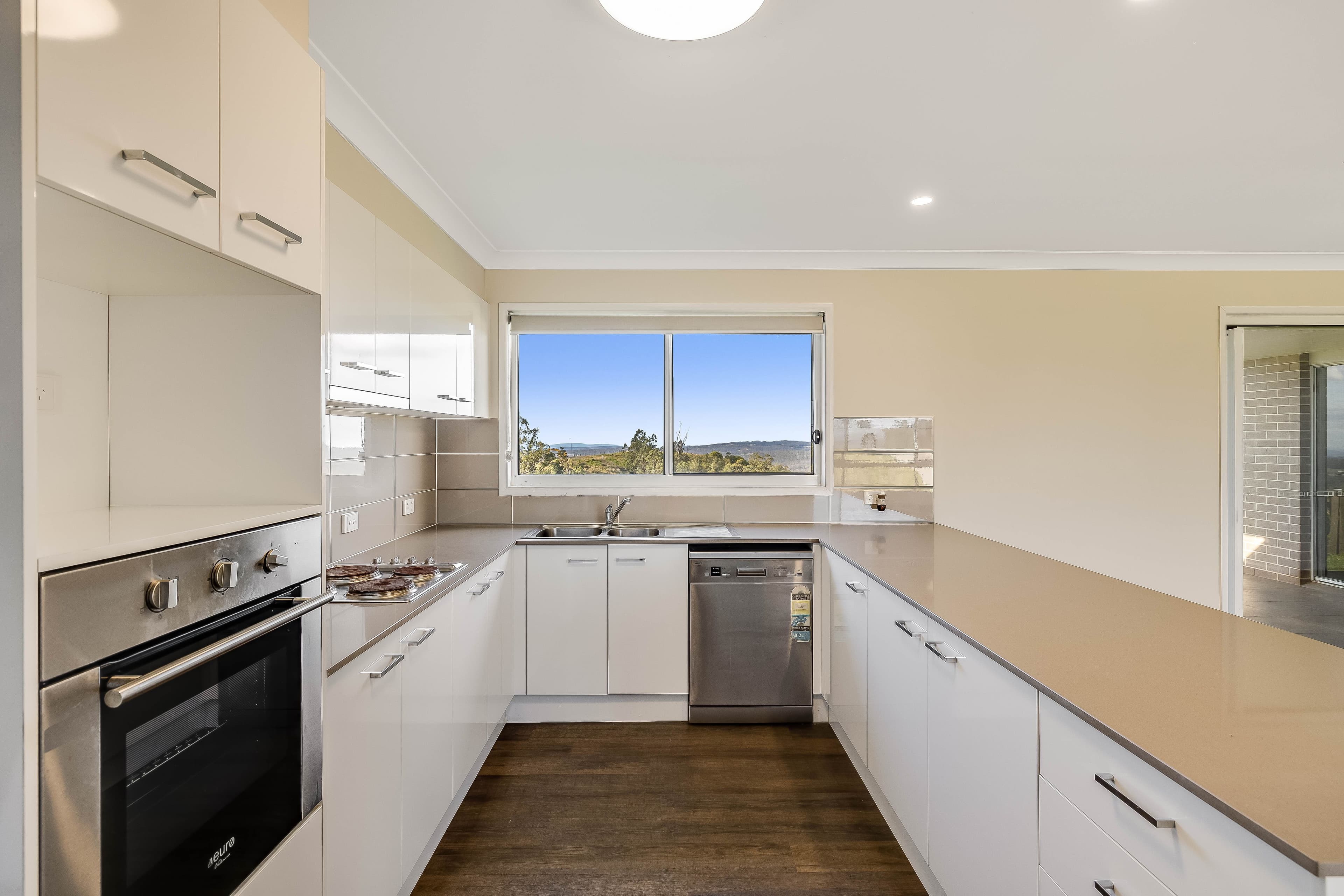 41 Charlotte Road, Hampton QLD 4352, Hampton - Thumbnail 4