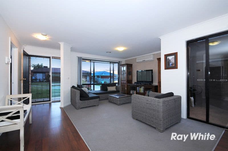 15 Jaye Place, CRANBOURNE VIC 3977, Cranbourne West - Thumbnail 3