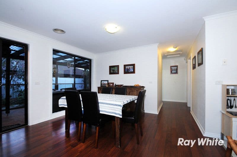 15 Jaye Place, CRANBOURNE VIC 3977, Cranbourne West - Thumbnail 4
