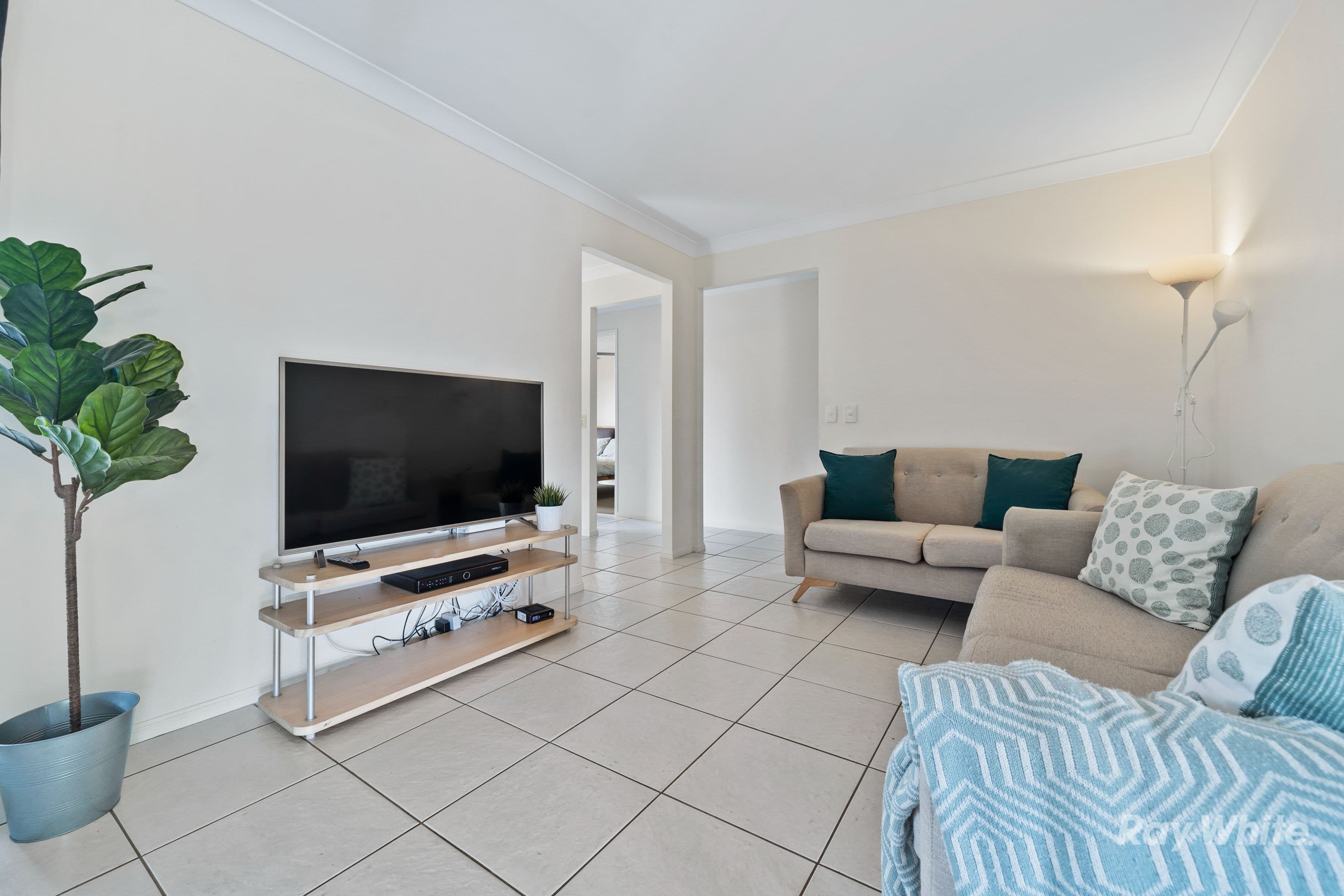 45 Wantana Crescent, Edens Landing QLD 4207, Edens Landing - Thumbnail 3