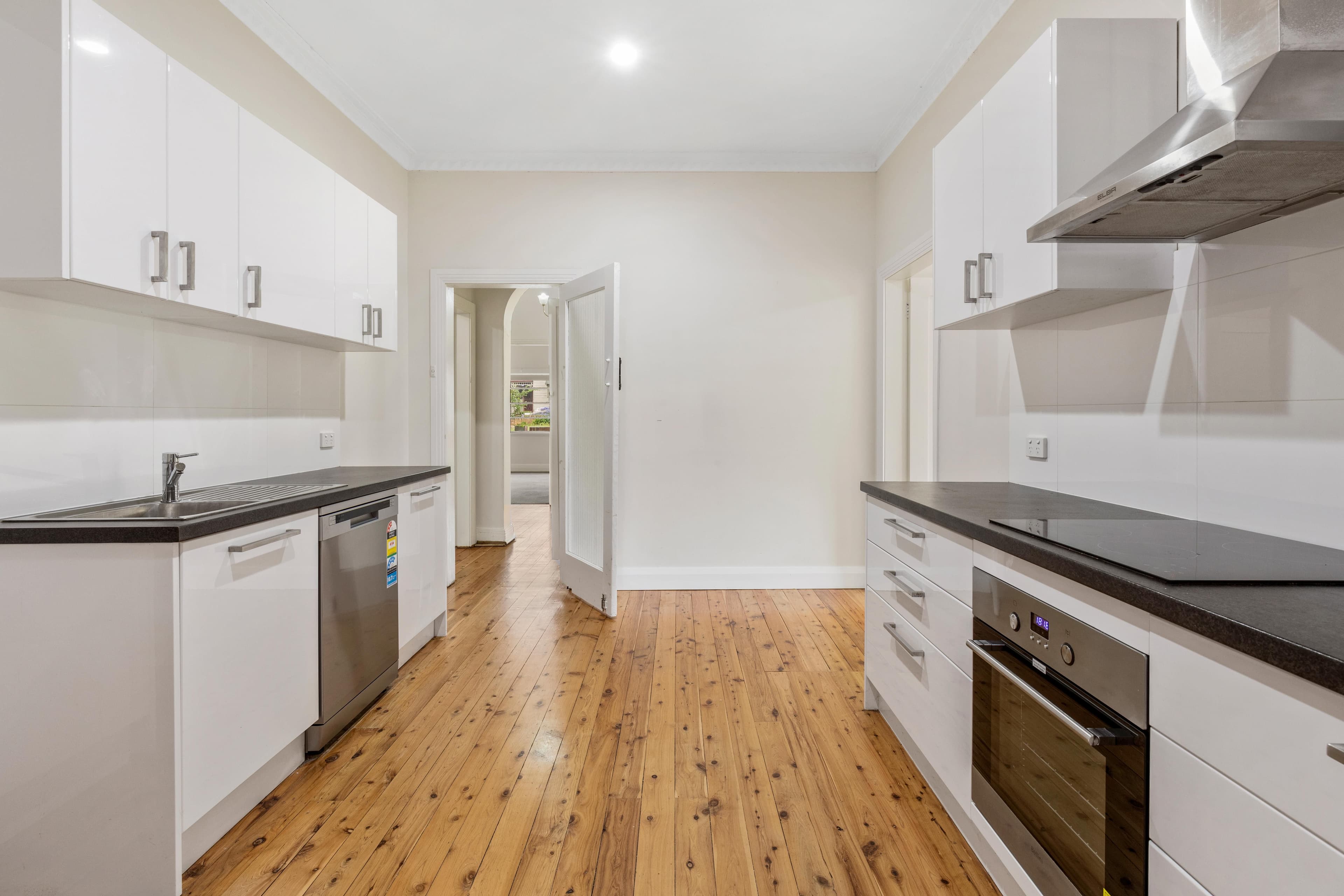 37 Mundy Street, Goulburn NSW 2580, Goulburn - Thumbnail 2