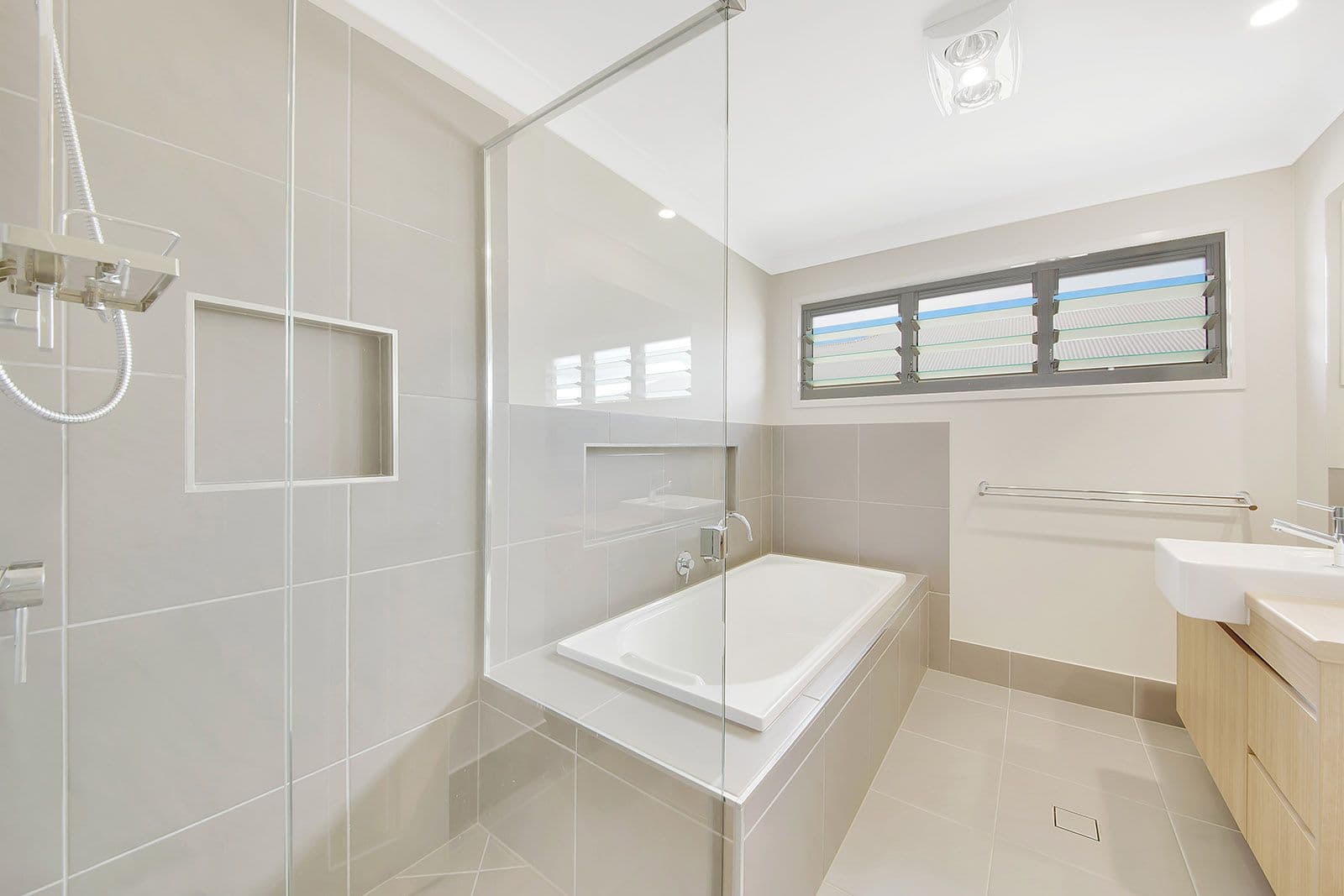 10 Winpara Drive, Kirkwood QLD 4680, Kirkwood - Thumbnail 4