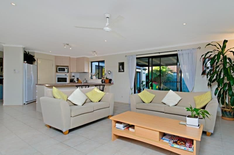 4 Lang Street, PELICAN WATERS QLD 4551, Pelican Waters - Thumbnail 2