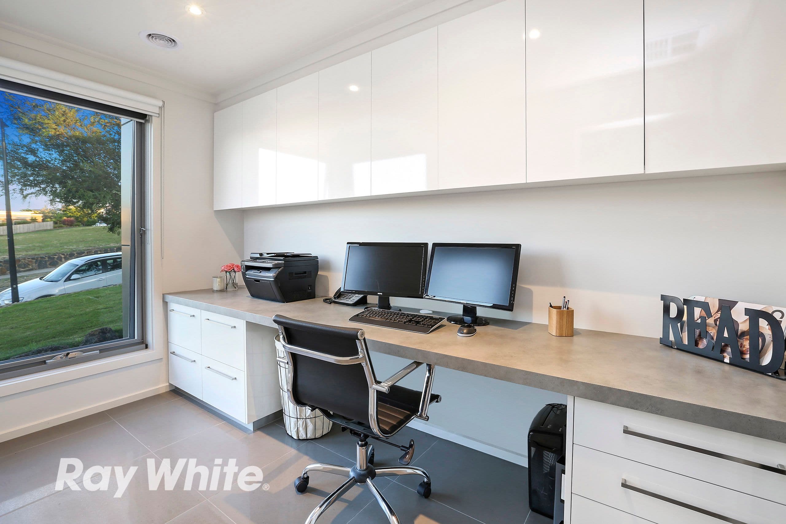 6 Avondale Avenue, Highton VIC 3216, Highton - Thumbnail 2