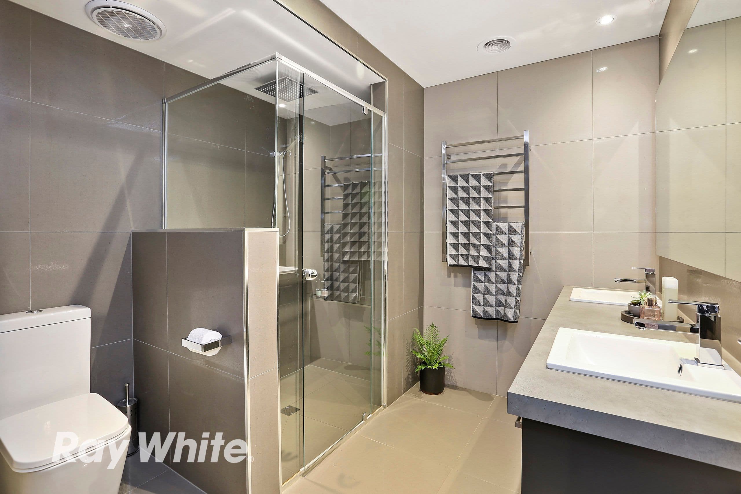 6 Avondale Avenue, Highton VIC 3216, Highton - Thumbnail 5
