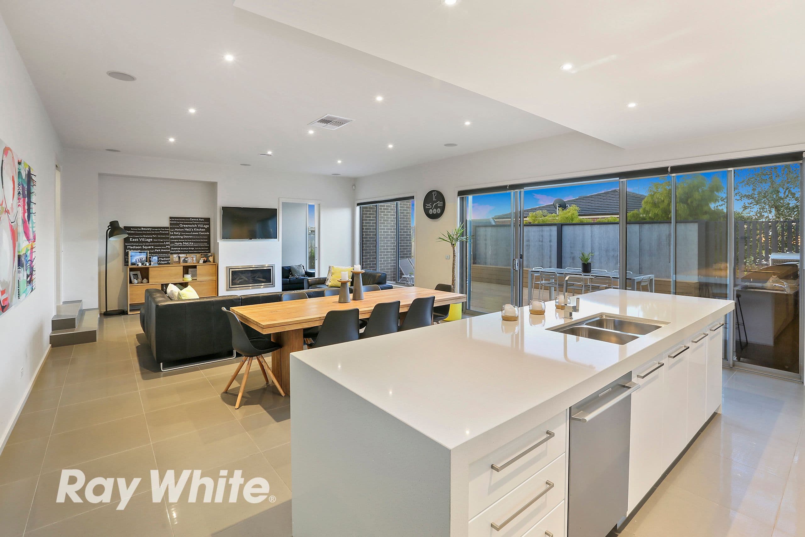 6 Avondale Avenue, Highton VIC 3216, Highton - Thumbnail 6