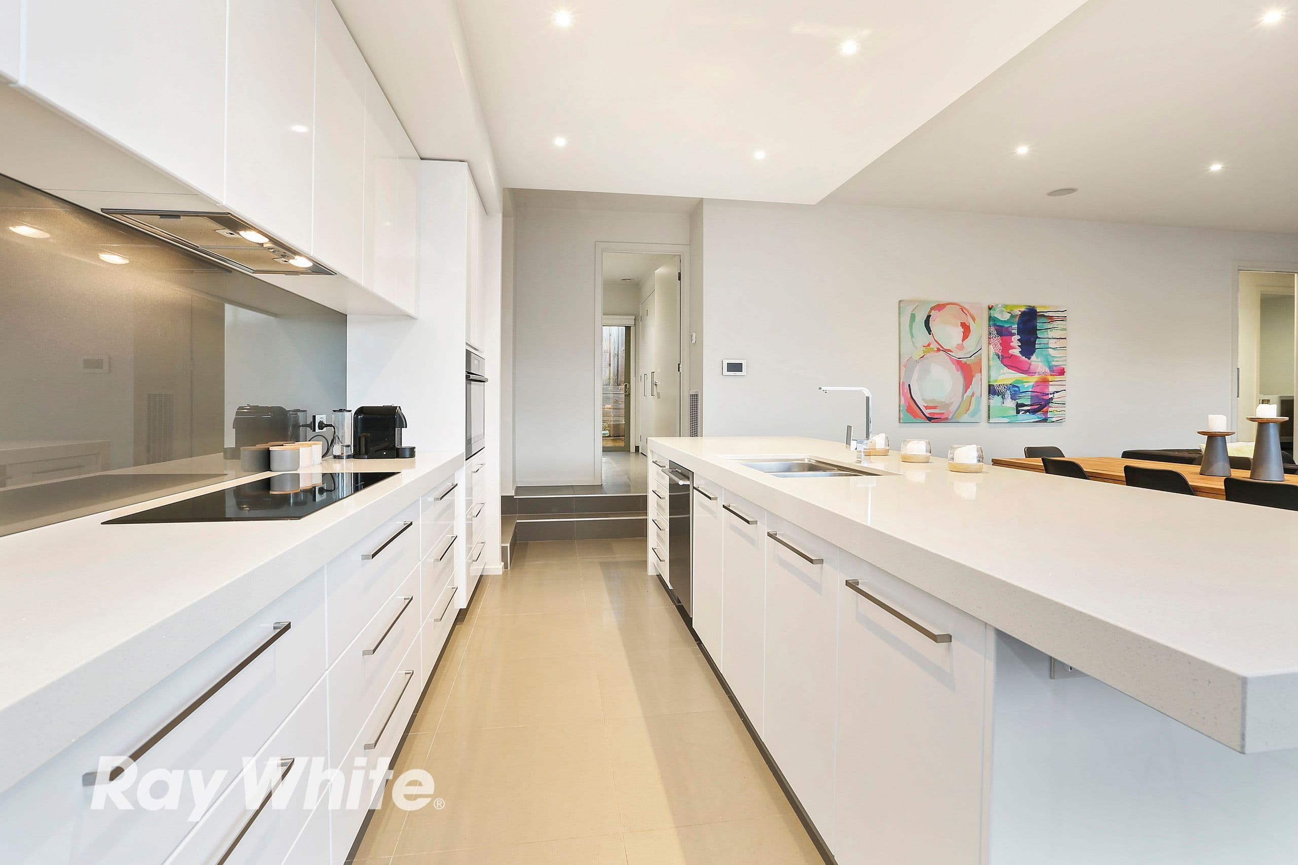 6 Avondale Avenue, Highton VIC 3216, Highton - Thumbnail 7