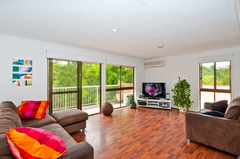4 Exmouth Court, ELANORA QLD 4221, Elanora - Thumbnail 2