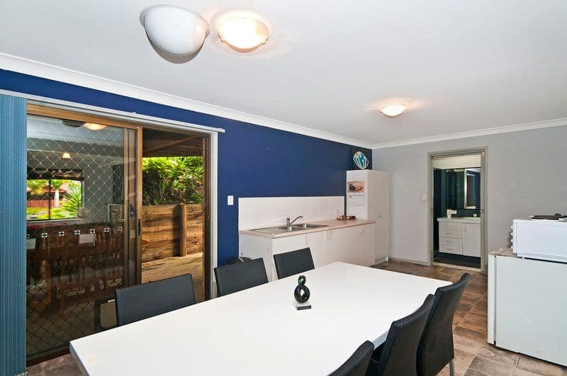 4 Exmouth Court, ELANORA QLD 4221, Elanora - Thumbnail 8