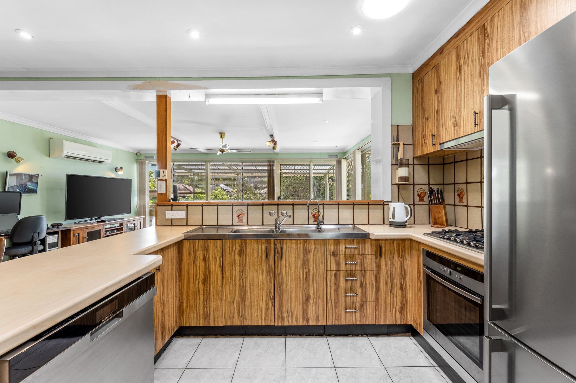 24 Greenglade Court, Blackburn North VIC 3130, Blackburn North - Thumbnail 5
