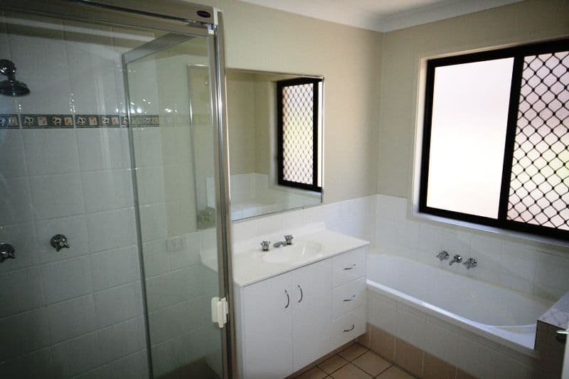 255 Universal Street, OXENFORD QLD 4210, Oxenford - Thumbnail 7