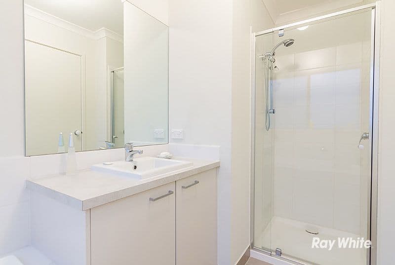 9 Jutland Close, Clyde North VIC 3978, Clyde North - Thumbnail 4