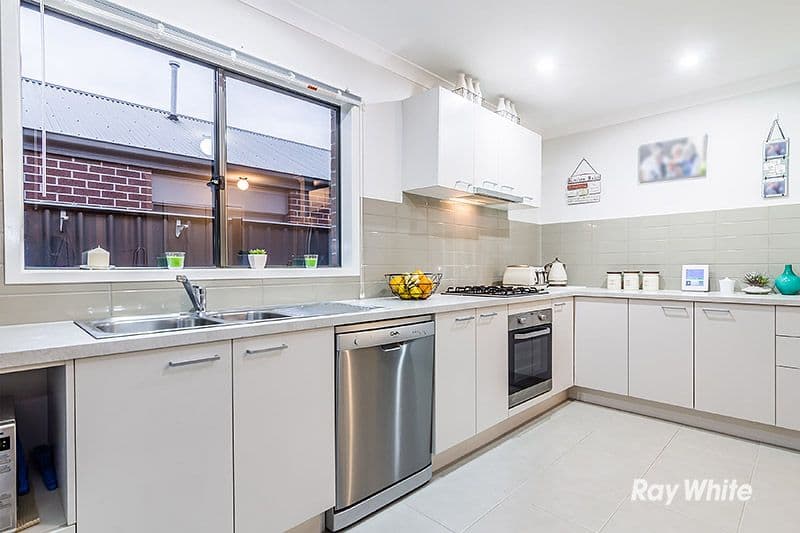9 Jutland Close, Clyde North VIC 3978, Clyde North - Thumbnail 8