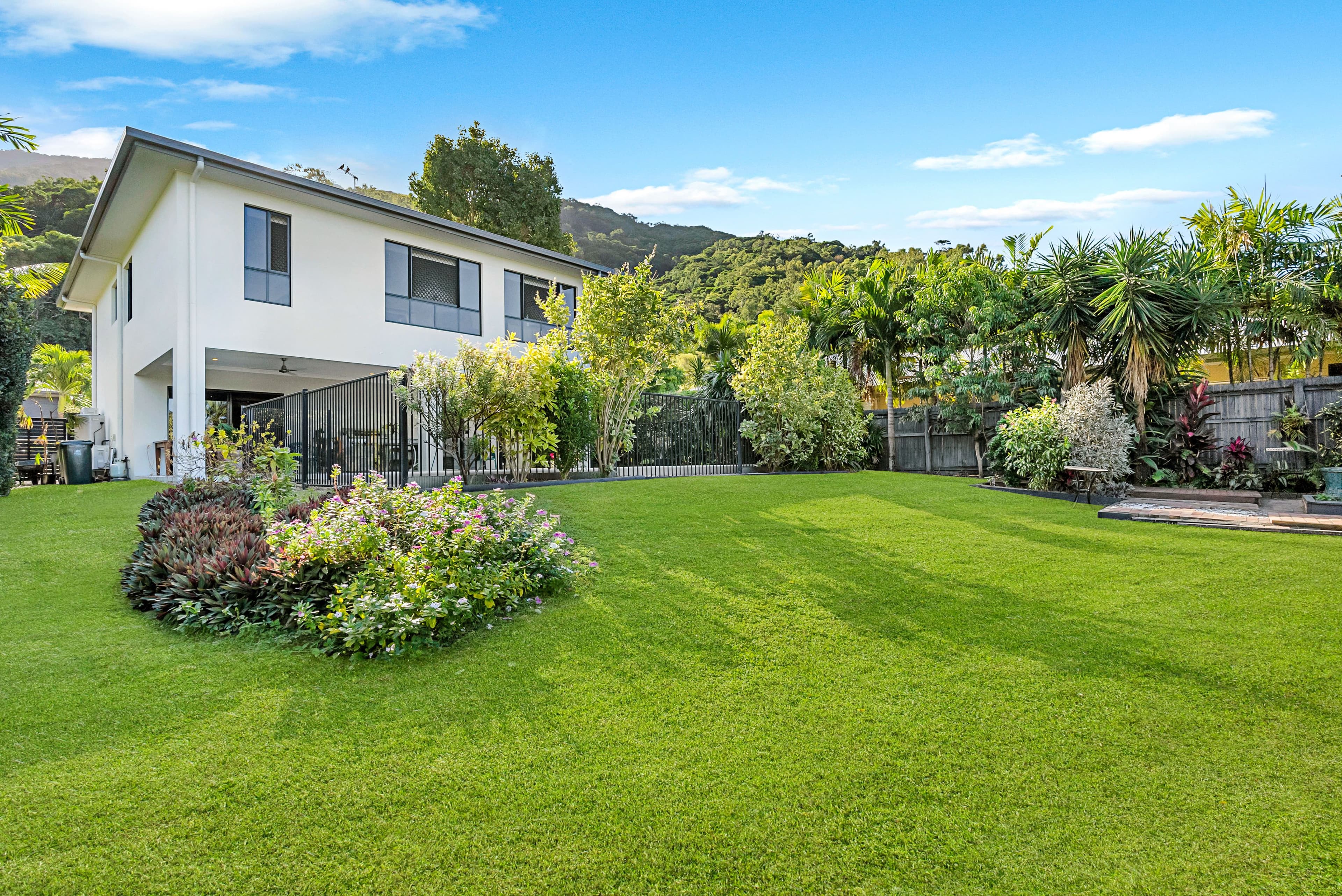 10 Retreat Close, Palm Cove QLD 4879, Palm Cove - Thumbnail 2