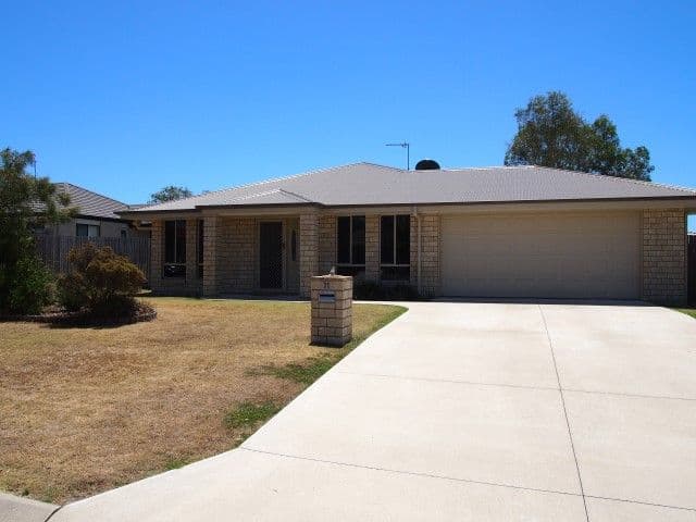 11 Whipbird Court, URANGAN QLD 4655, Urangan - Image 1