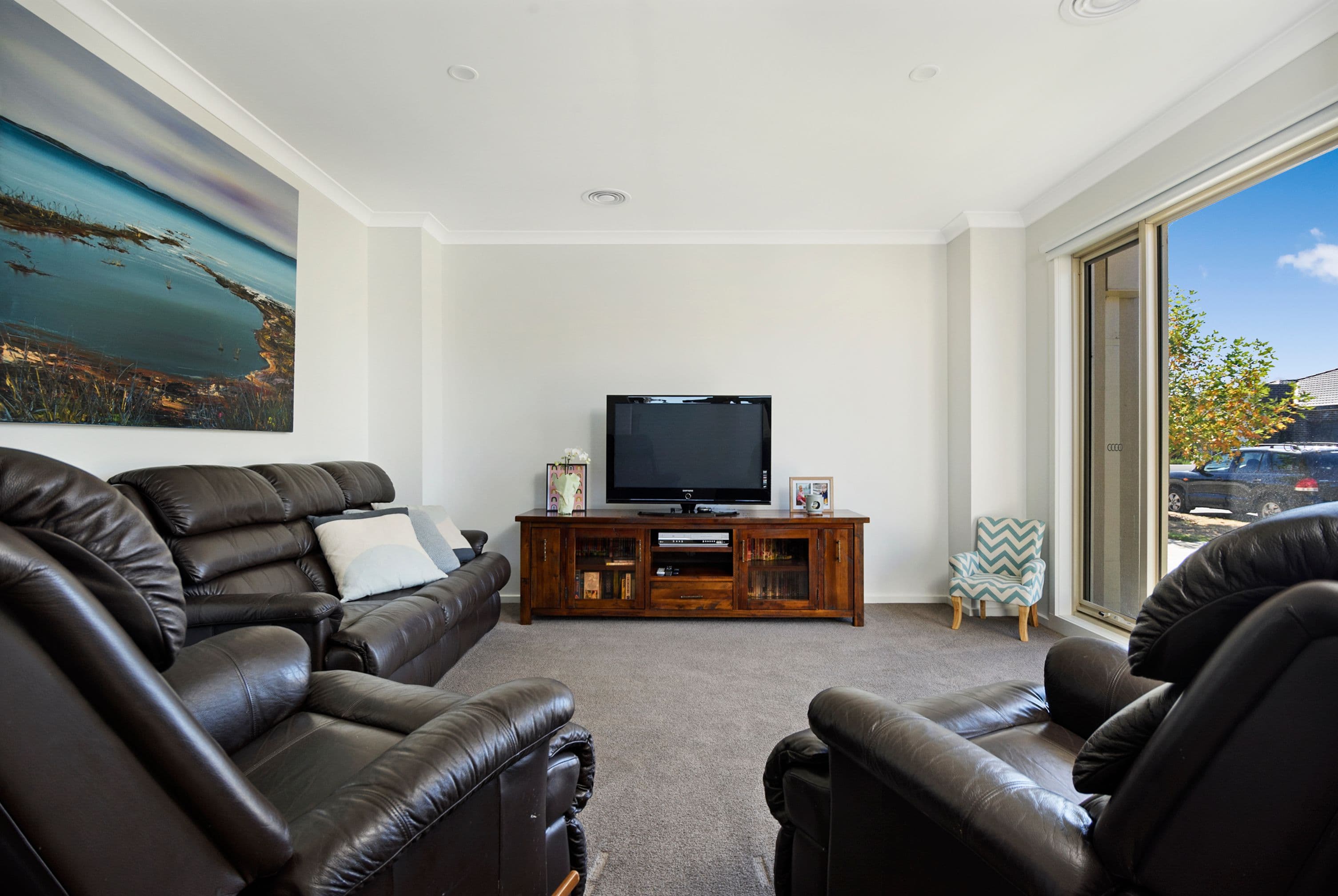 1 Regal Drive, ALFREDTON VIC 3350, Alfredton - Thumbnail 2