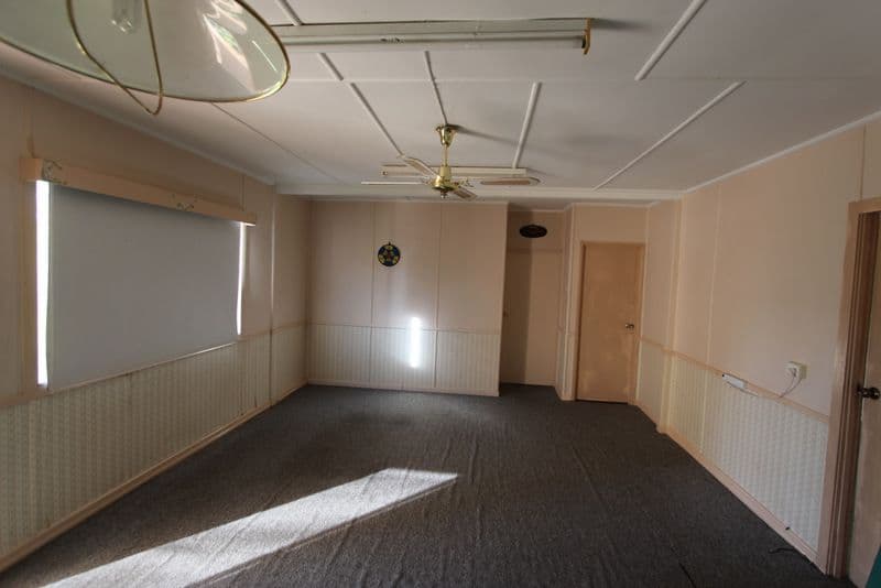 6 Bentwell Street, Charleville QLD 4470, Charleville - Thumbnail 2