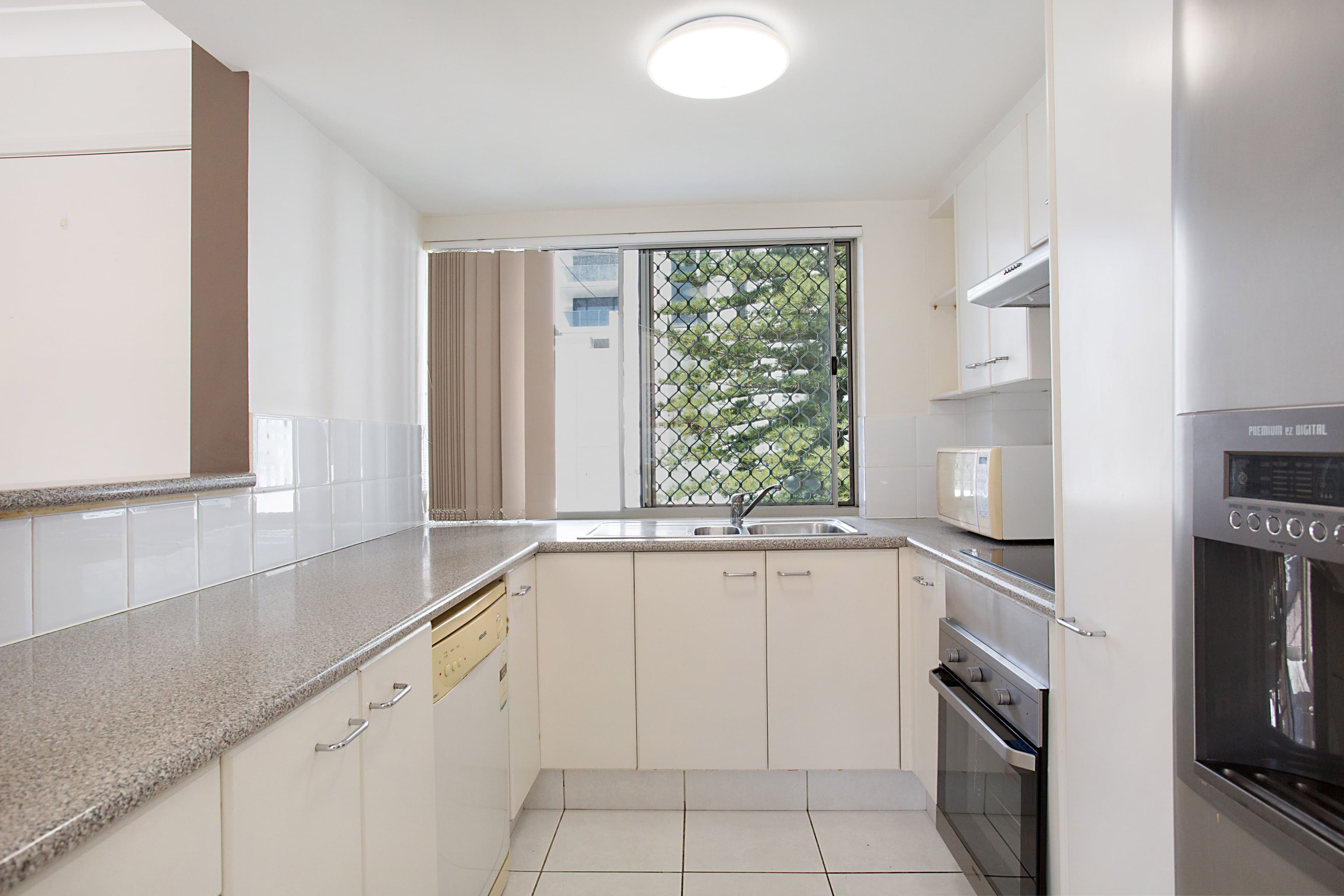 6 'Reef Pearl' 10 Jubilee Avenue, Broadbeach QLD 4218, Broadbeach - Thumbnail 6