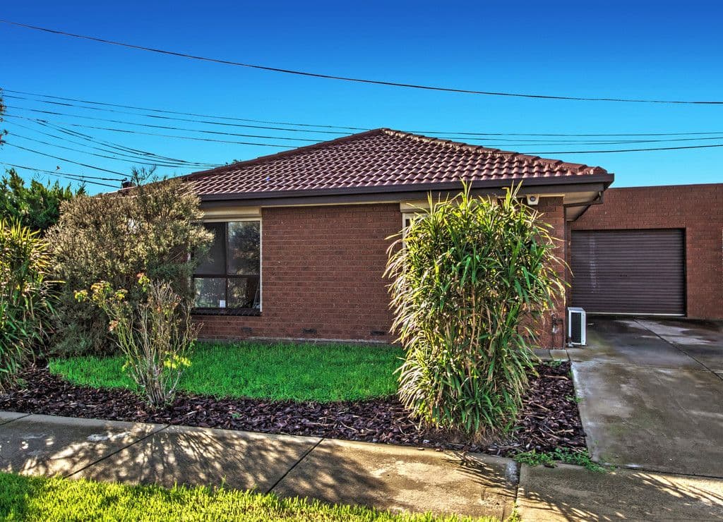 14 Gladstone Street, St Albans VIC 3021, St Albans - Image 1