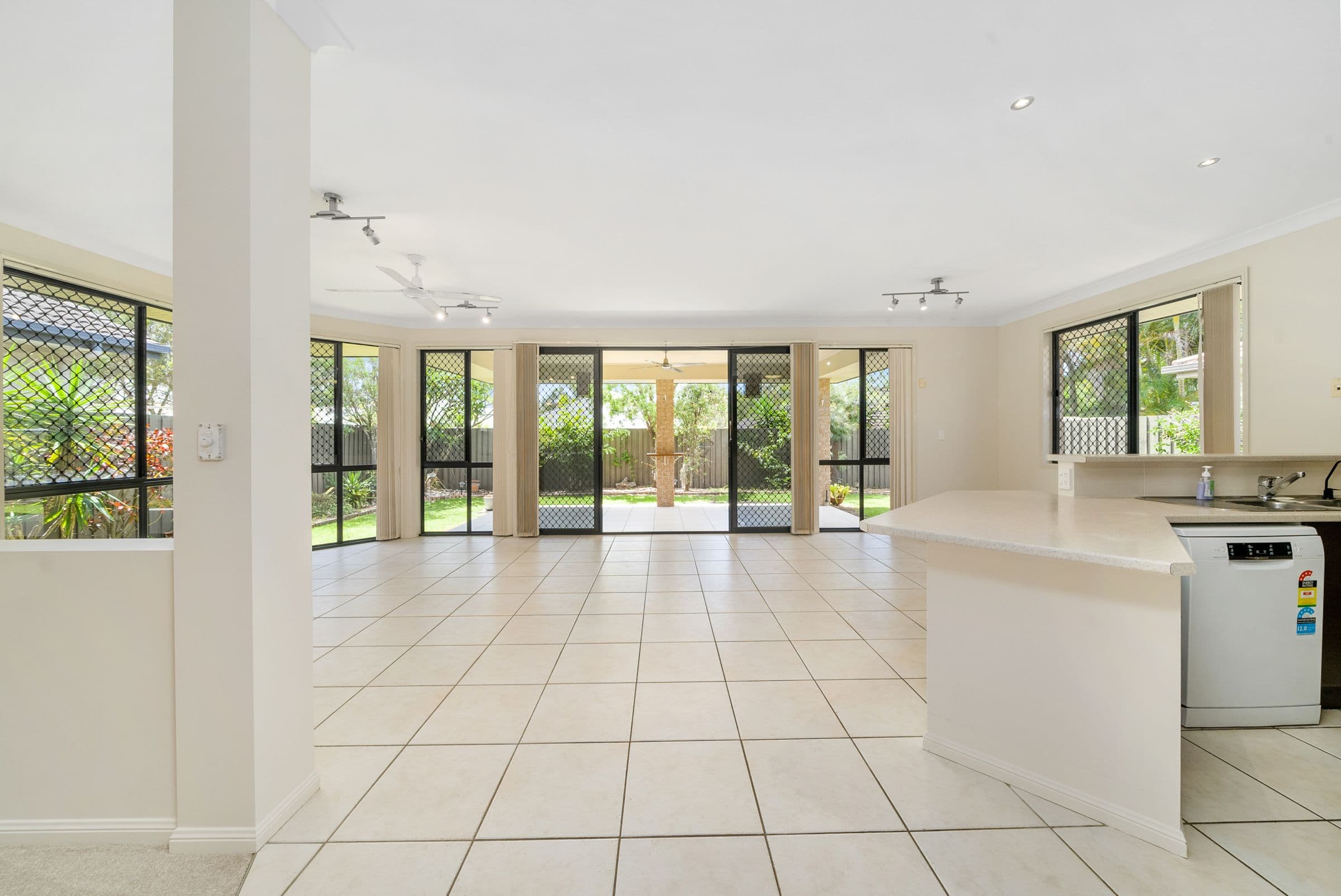 7 Picabeen Court, North Lakes QLD 4509, North Lakes - Thumbnail 4