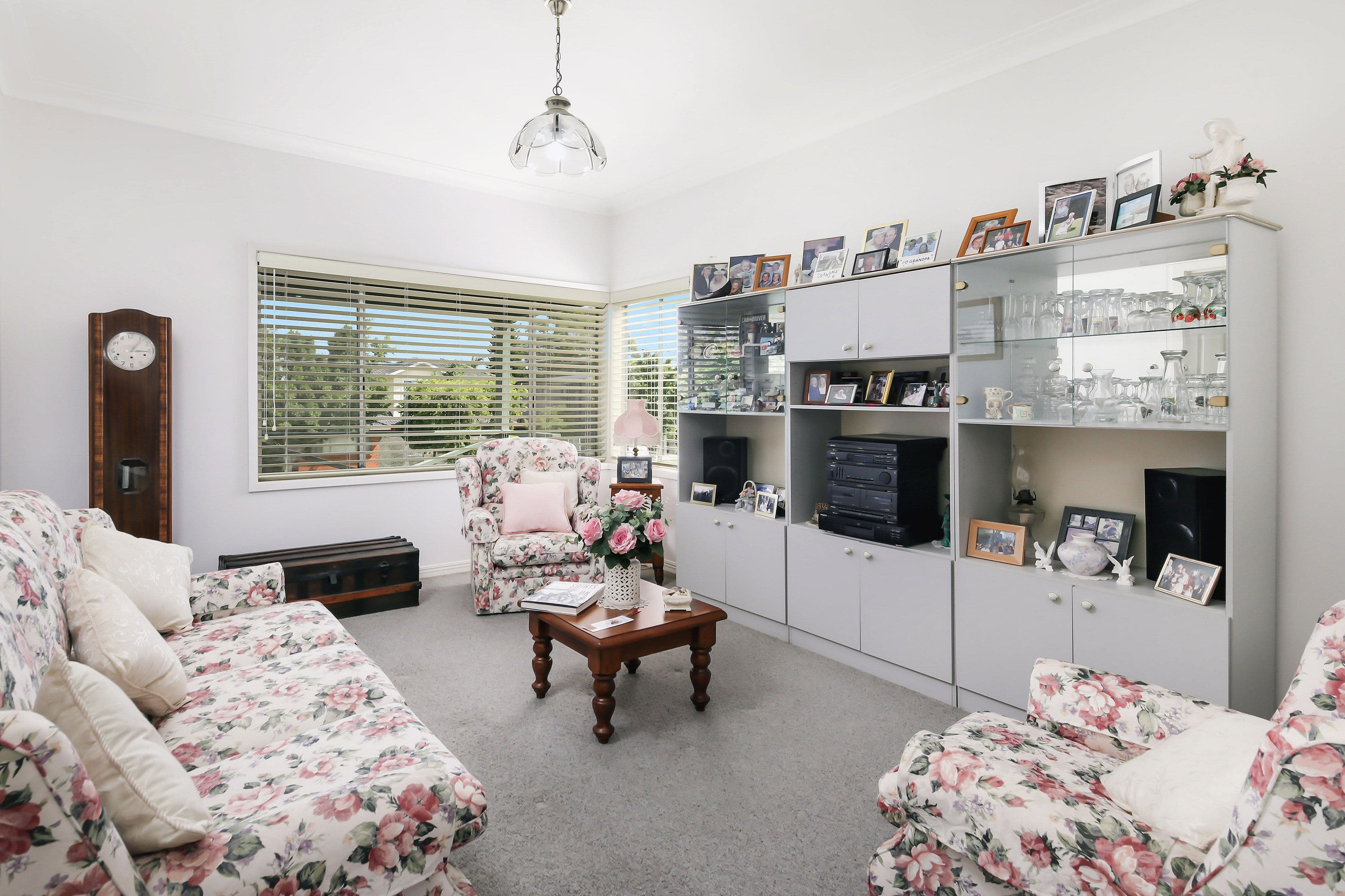 18 Sturt Avenue, Georges Hall - Thumbnail 2