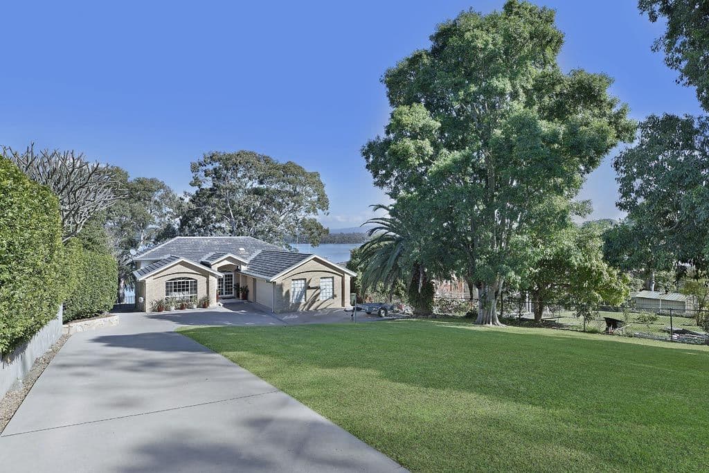 91 Bay Road, Bolton Point - Image 1