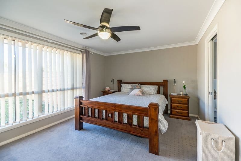 23 Robinson Court, Orange - Thumbnail 7