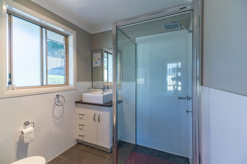 23 Robinson Court, Orange - Thumbnail 8