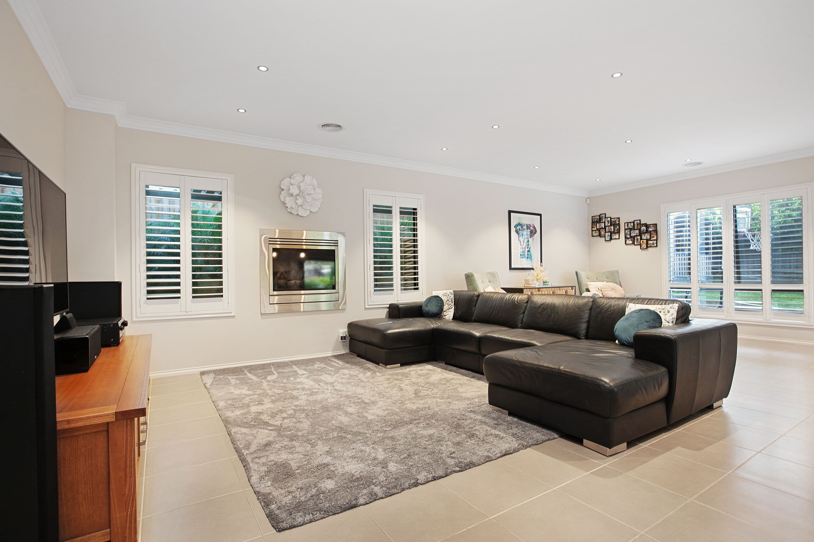 2 Greenhaven Gardens, South Morang VIC 3752, South Morang - Thumbnail 3