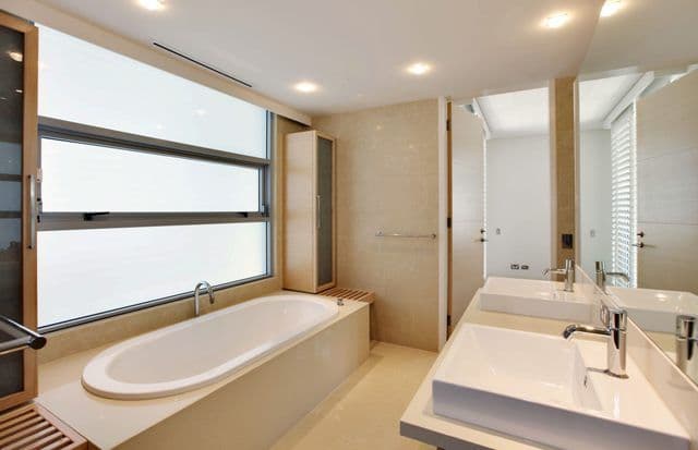 101 Albatross Avenue, MERMAID BEACH QLD 4218, Mermaid Beach - Thumbnail 5