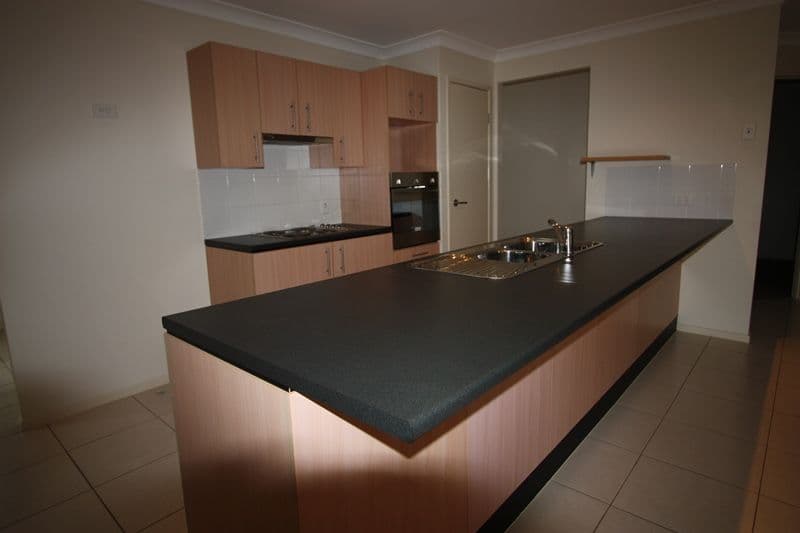 19 Jasmine Avenue, SOUTHSIDE QLD 4570, Southside - Thumbnail 3