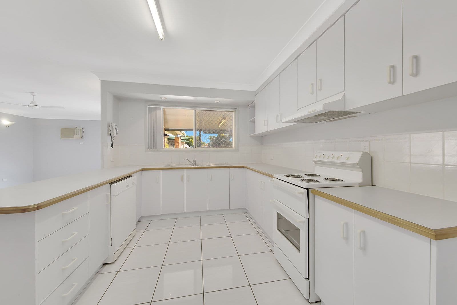 75 Dixon Drive, Telina QLD 4680, Telina - Thumbnail 4