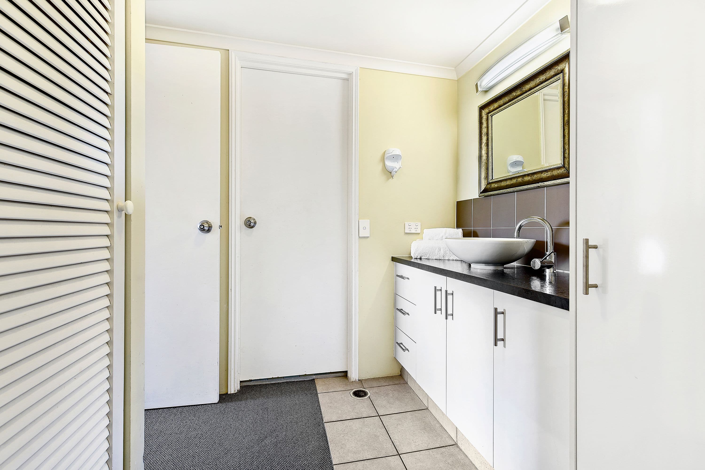 1-8 Paradise Island Drive, Surfers Paradise QLD 4217, Surfers Paradise - Thumbnail 8