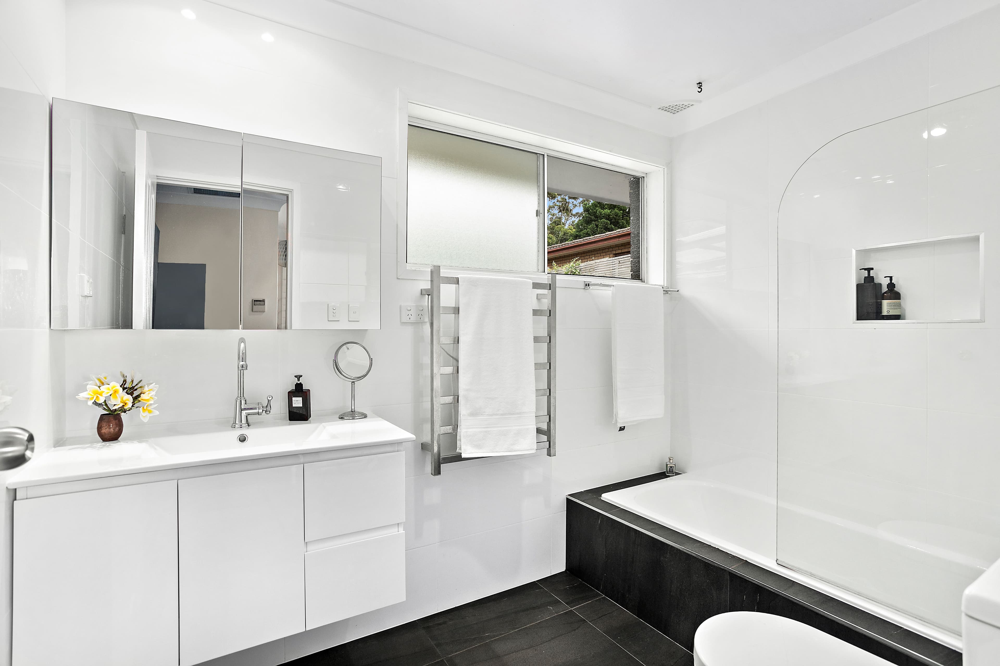 26 Ocean Street, Mount Saint Thomas - Thumbnail 6
