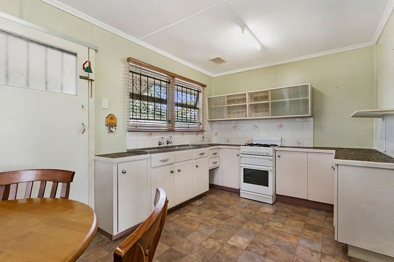 37 Kingsway Street, Upper Mount Gravatt QLD 4122, Upper Mount Gravatt - Thumbnail 2
