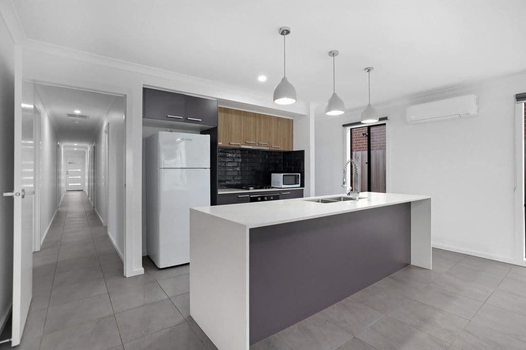 7 Casabene Drive, Tarneit VIC 3029, Tarneit - Thumbnail 3