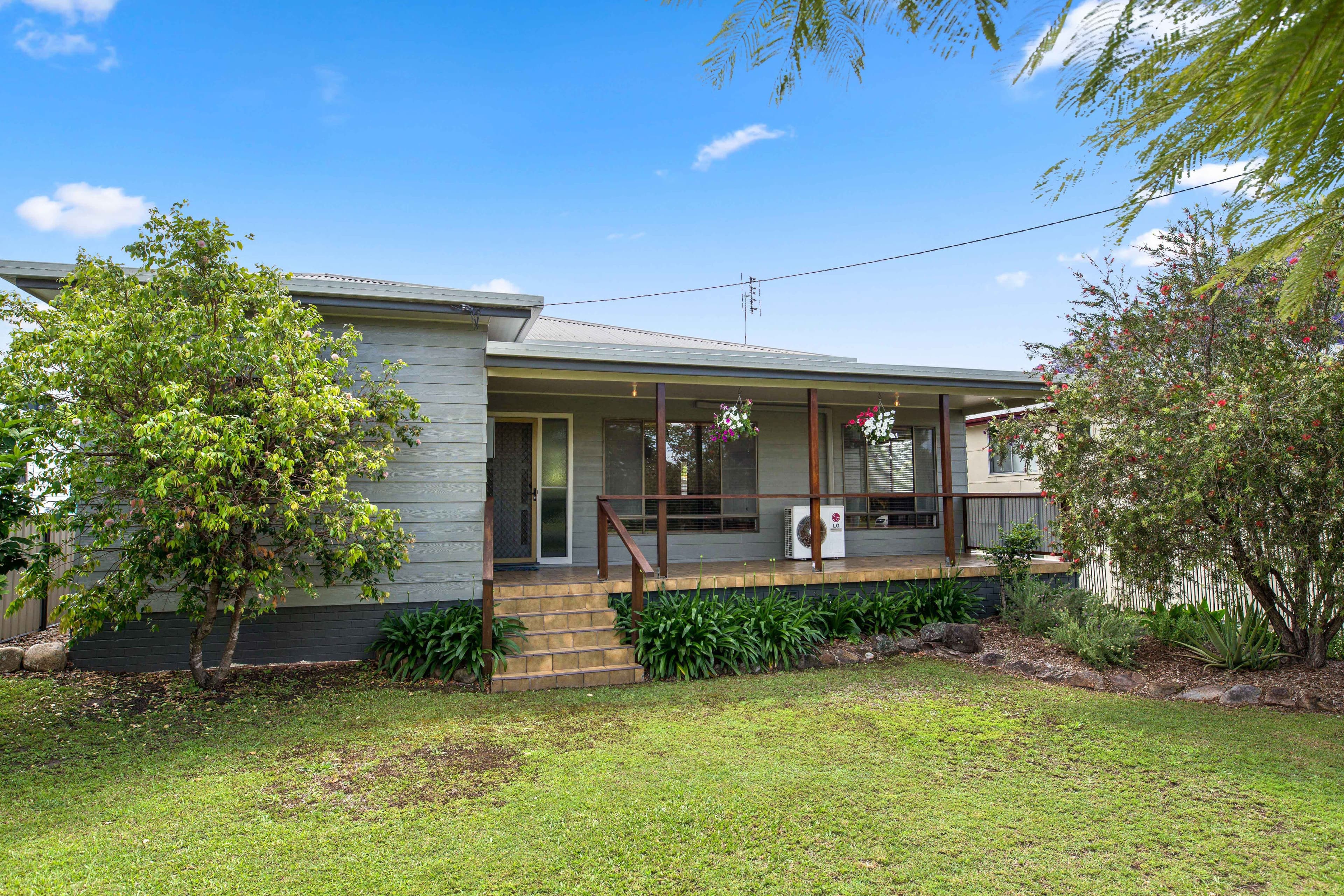 8 Franklin Avenue, Mawson Lakes - Image 1