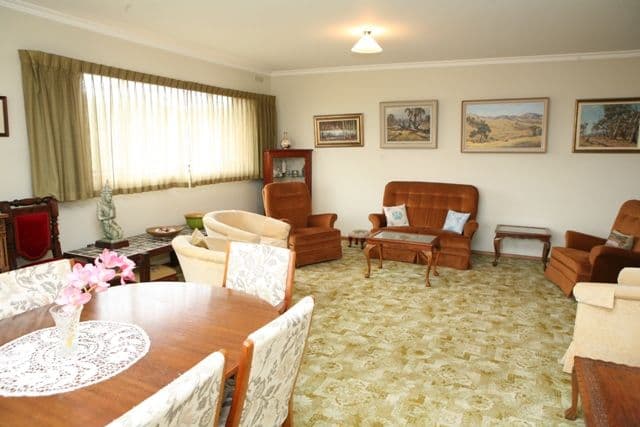 22 Skiddaw Crescent, WARRNAMBOOL VIC 3280, Warrnambool - Thumbnail 2