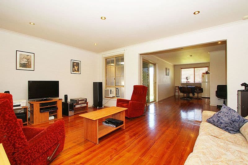 51 Centenary Drive, MILL PARK VIC 3082, Mill Park - Thumbnail 4