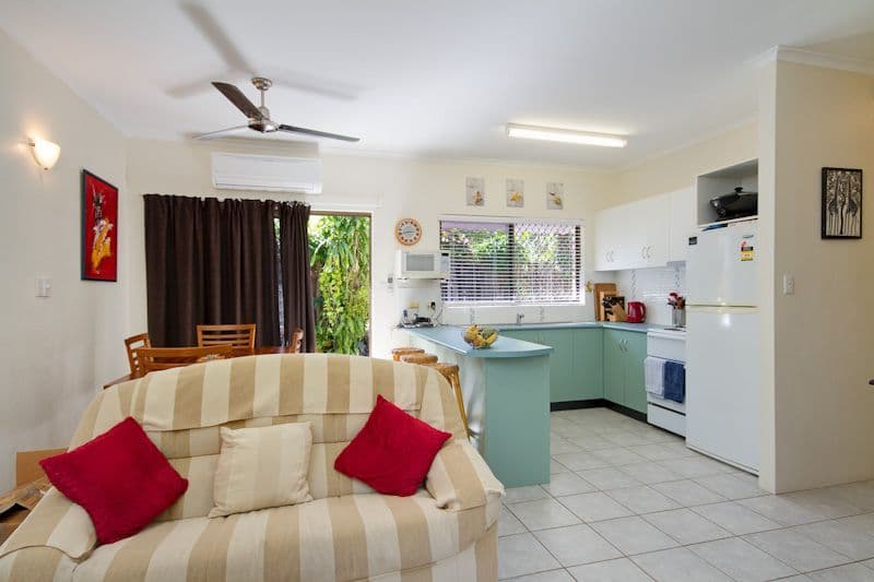 21 Poinciana Street, HOLLOWAYS BEACH QLD 4878, Holloways Beach - Image 1