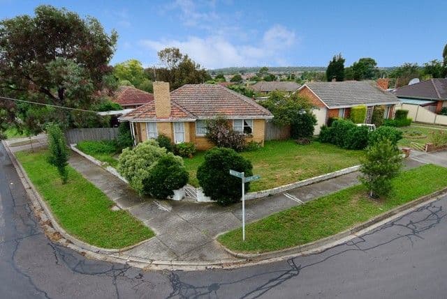 38 Charlton Crescent, RESERVOIR VIC 3073, Reservoir - Thumbnail 2