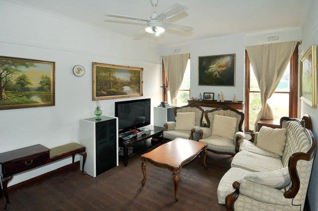 38 Charlton Crescent, RESERVOIR VIC 3073, Reservoir - Thumbnail 3