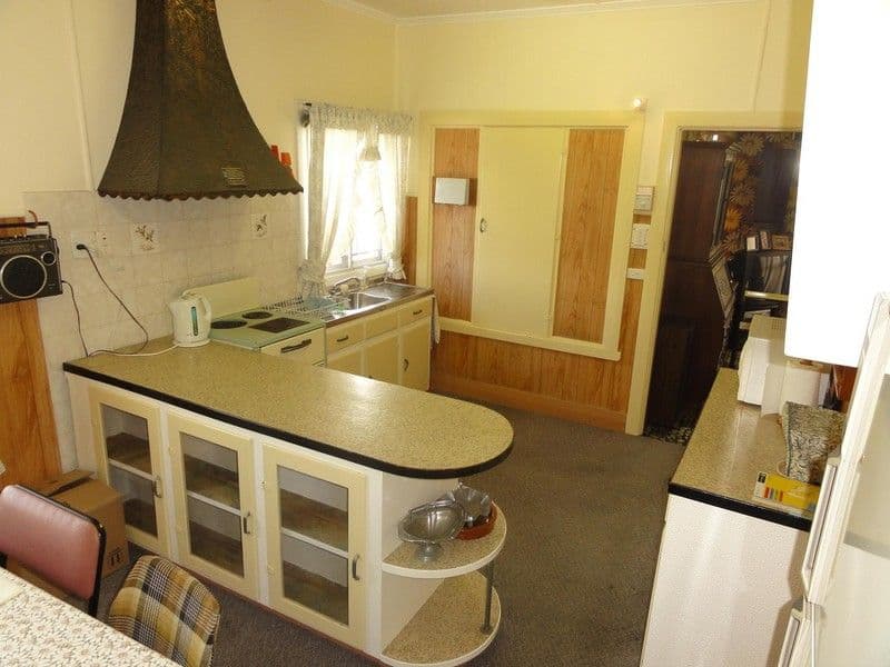 17 Orwell Street, CAMP HILL QLD 4152, Camp Hill - Thumbnail 2