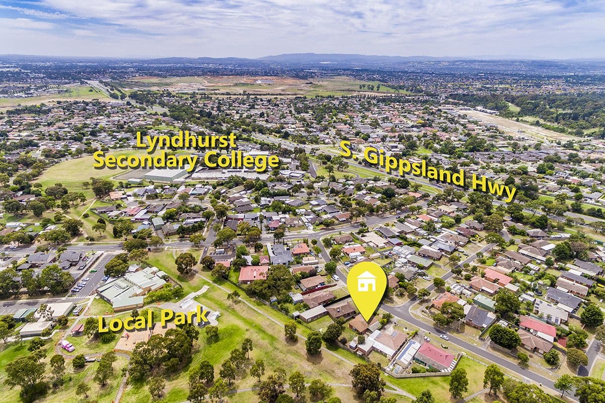 27 Blaxland Avenue, Cranbourne North VIC 3977, Cranbourne North - Thumbnail 2