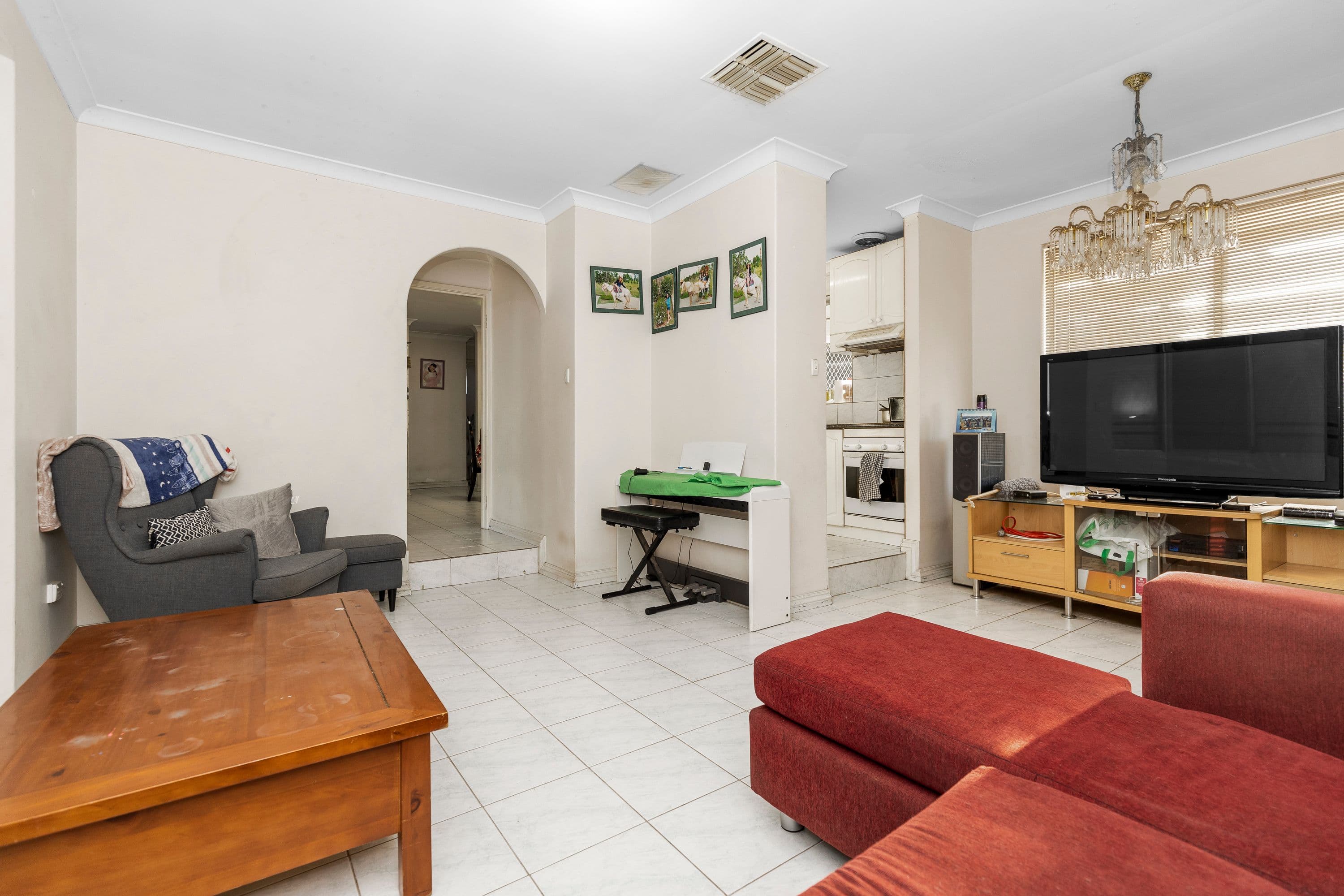232 Illawarra Crescent South, Ballajura WA 6066, Ballajura - Thumbnail 5