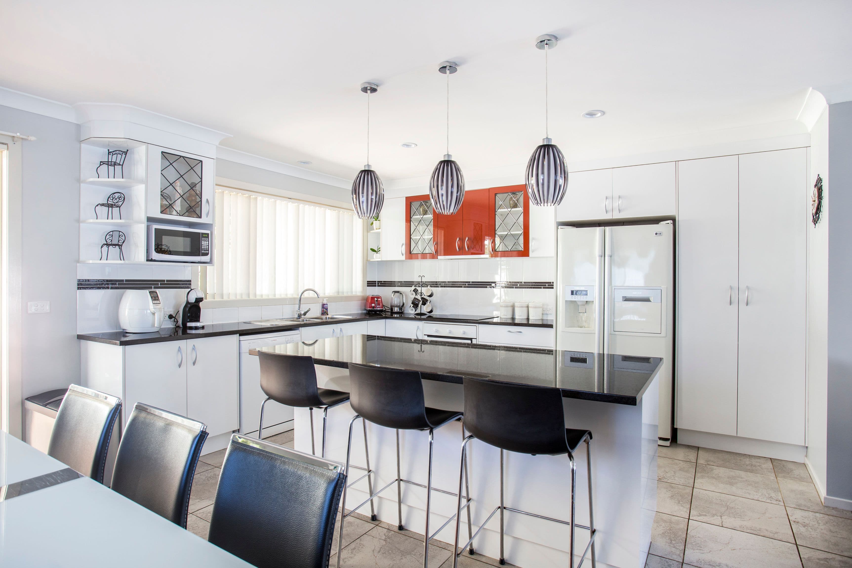 23 Karoola Crescent, Surfside - Image 1