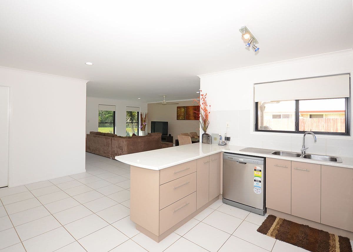 58 Emerald Park Way, URANGAN QLD 4655, Urangan - Thumbnail 5