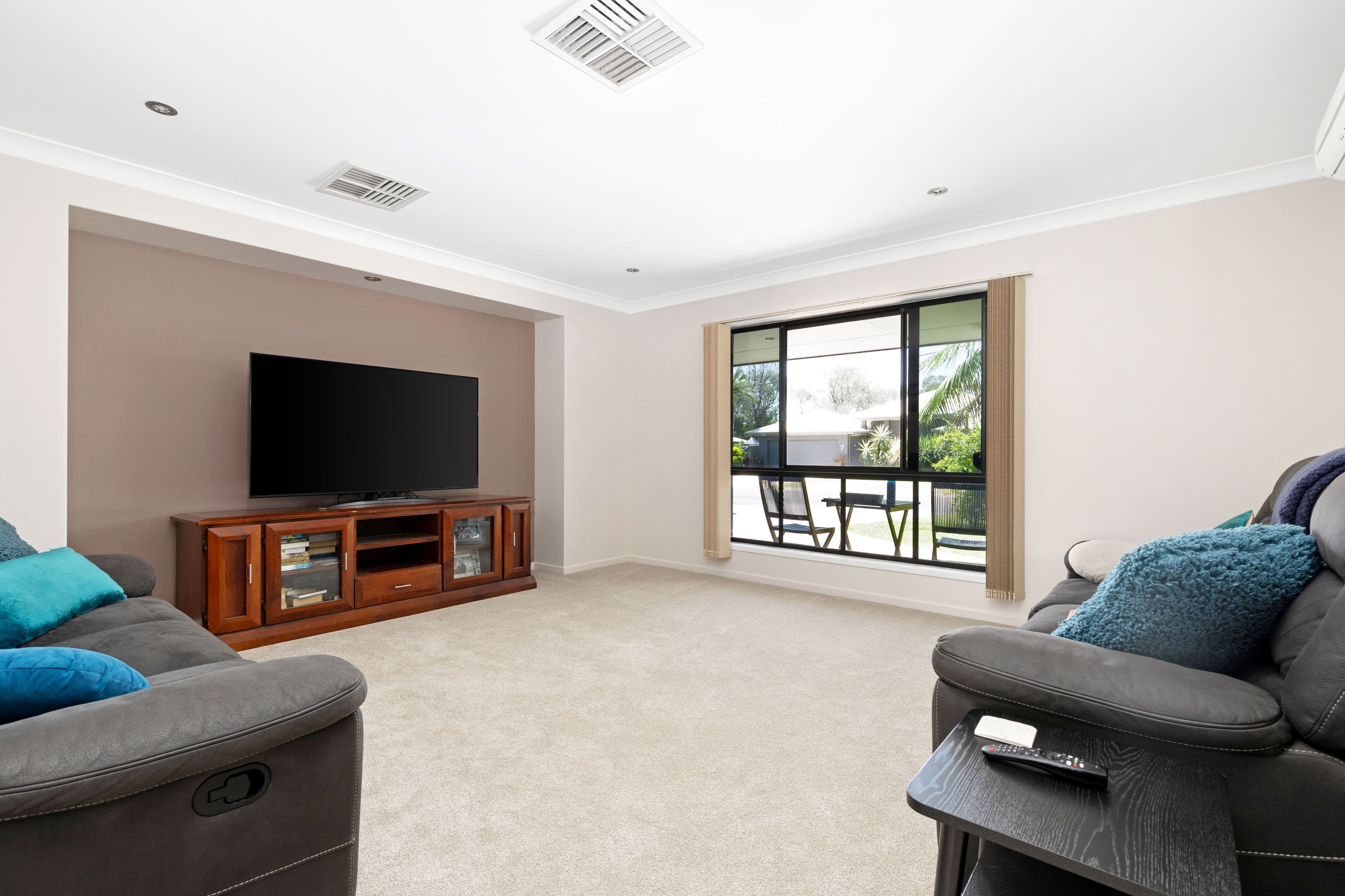 8-10 Joel Ernest Drive, Emerald QLD 4720, Emerald - Thumbnail 8